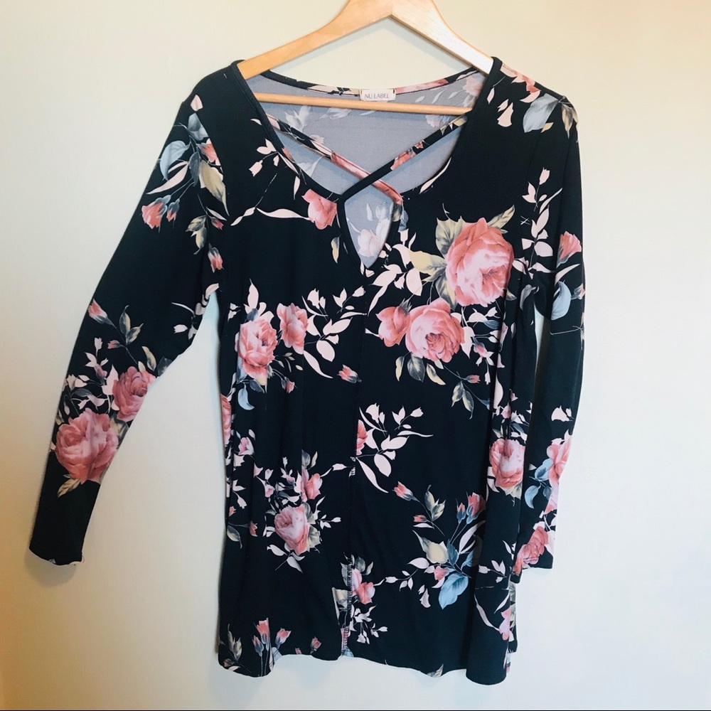 Black Floral Tunic:  Fits like Size L-XL